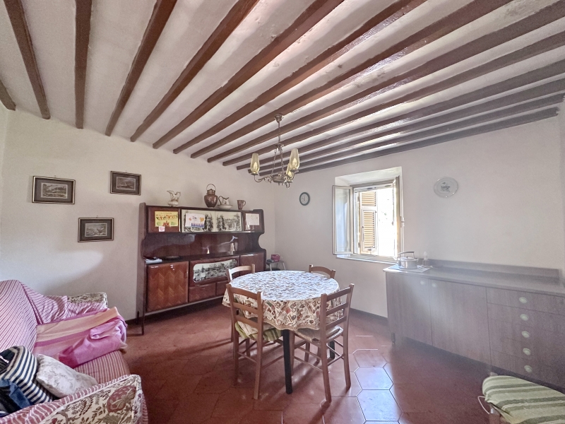 Gavorrano centro storico ampio appartamento con ingresso indipendente